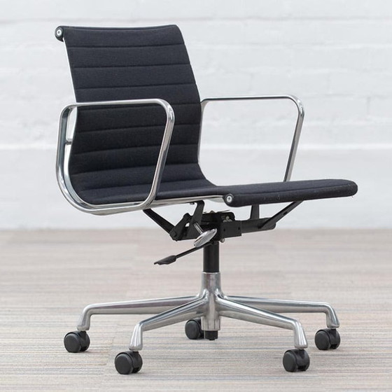 Image 1 of Silla de oficina Vitra Ea117