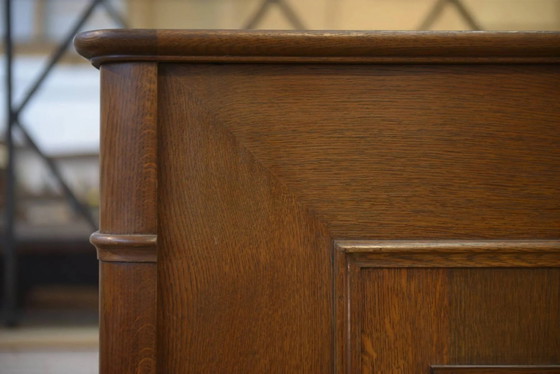 Brutalist display cabinet in oak by Charles Dudouyt, 1940s. – Wood, Glass, Art Deco (photo 4 of 15)
