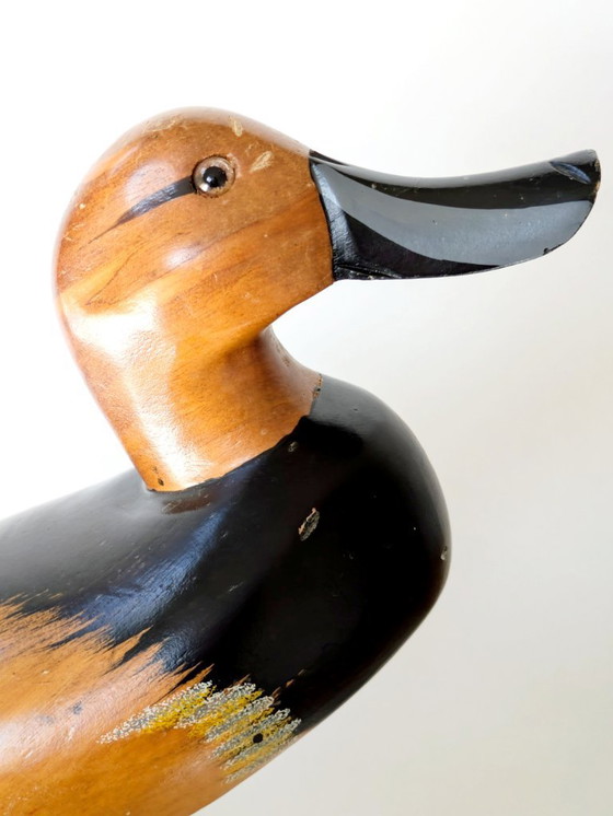 Image 1 of Scultura d'epoca in legno di anatra intagliata e dipinta a mano | Arte popolare degli anni '70