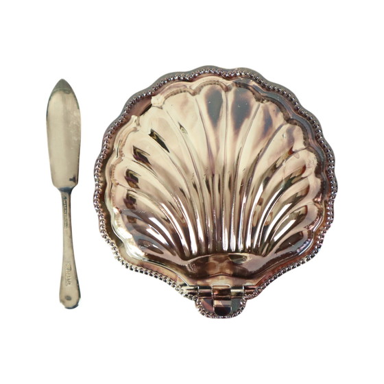 Image 1 of Piatto da burro a conchiglia Queen Anne