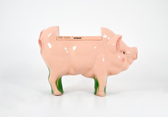 Image 1 of Platenstandaard voor het album Animals van Pink Floyd, 1977