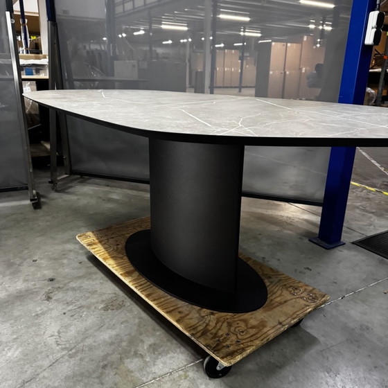 Table talk 8.0 – Bert Plantagie, Eettafels (photo 3 of 5)