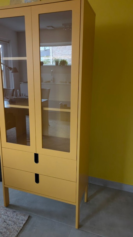 Vitrina de diseño TENZO Suecia