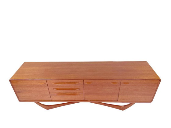 Image 1 of Mid-century sideboard van Val Rossi voor Beithcraft