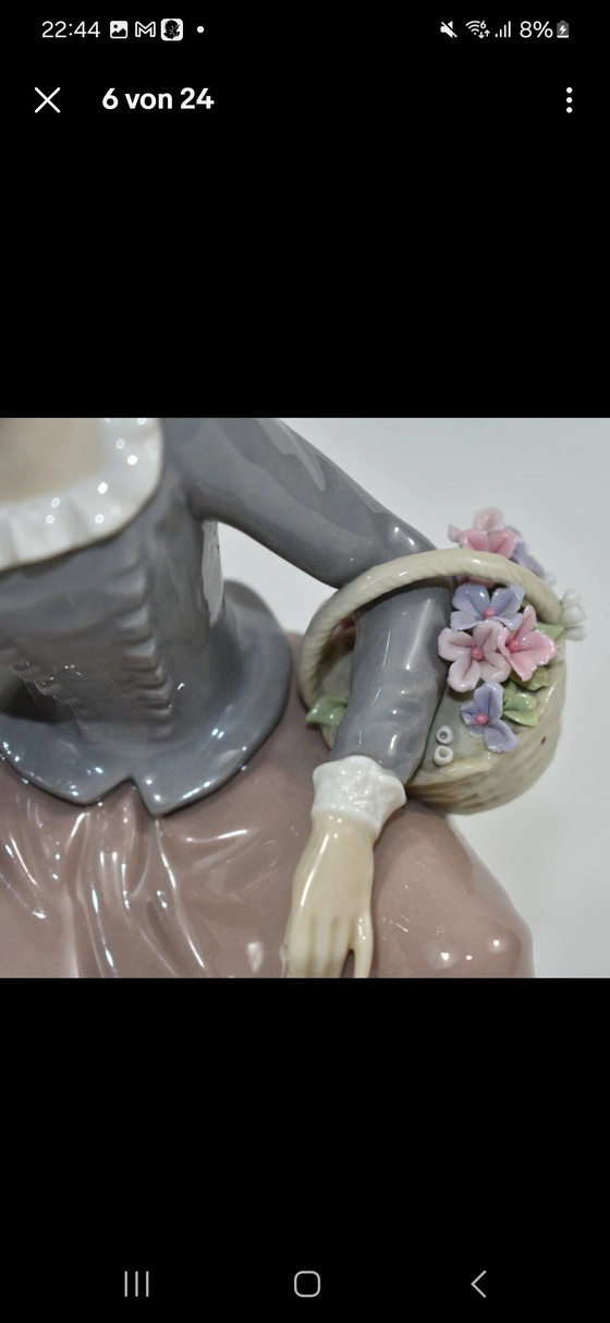 Lladro 5073, Country Flowers Girl Picking – Sculptures, Porcelain (photo 6 of 7)