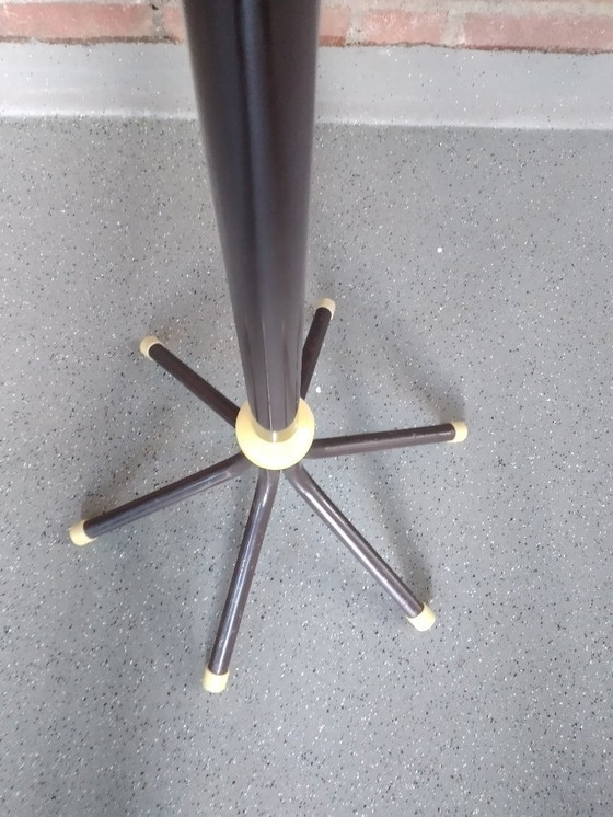 Image 1 of appendiabiti, anni '60