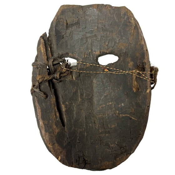 Wall Decoration Antique Nepalese Wooden Mask with Smile and Original Cords – Sculpture (photo 2 of 6)