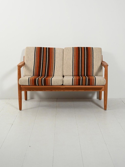 Loveseat de pino “Briksbo” de Harry Moen