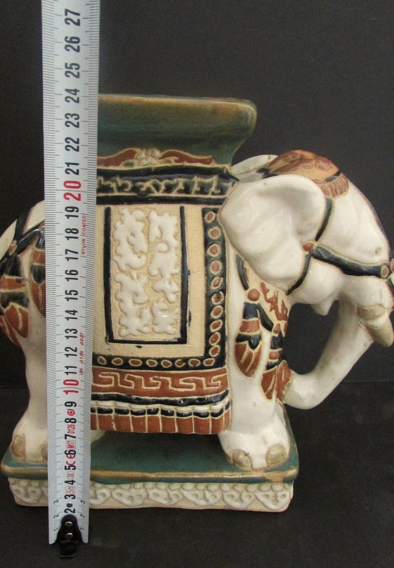 Image 1 of Oliiefantentafeltje