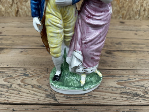 Figurine couple d’élégants en porcelaine - début XX e 