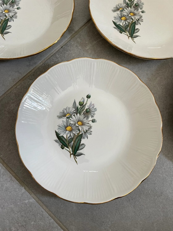 L'Amandinoise Flat and Deep Plate Set – Crockery (photo 10 of 10)
