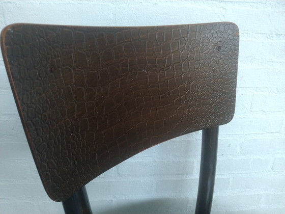 Image 1 of Silla Thonet Mundus con estampado de cocodrilo