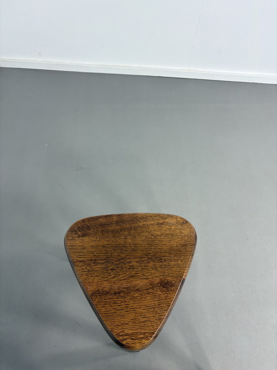 2 tavolini impilabili triangolari in rovere, stile brutalista Chapo, anni '70 – Wood (photo 7 of 7)