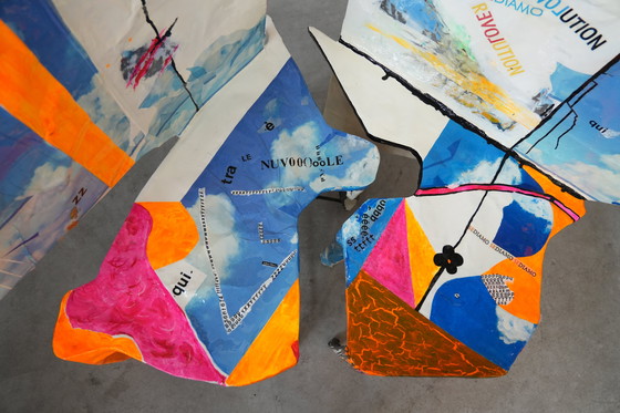 Image 1 of Paire de chaises modulaires sculpturales Guido Coletti (1995) - Collage peint à la main