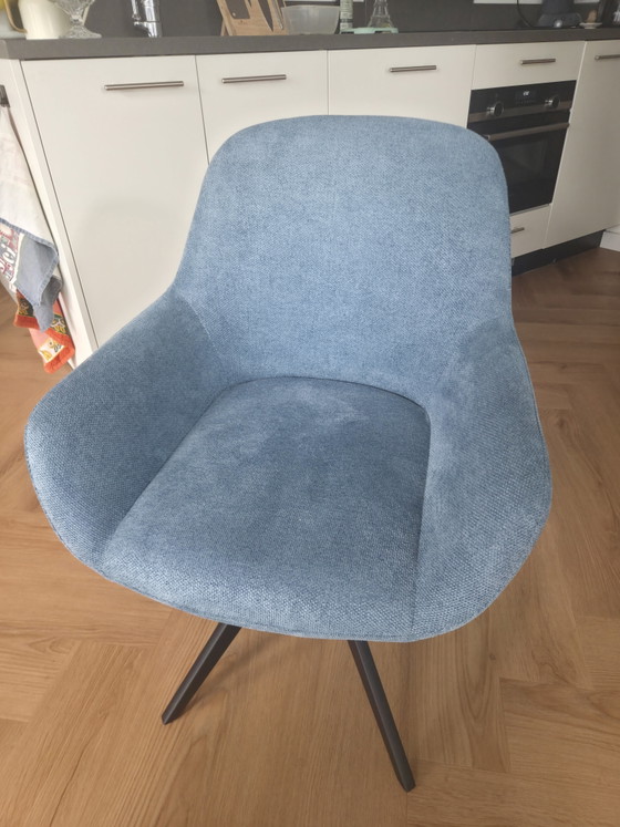Image 1 of Moderner dänischer ovaler Esstisch mit 4 Drehstühlen
