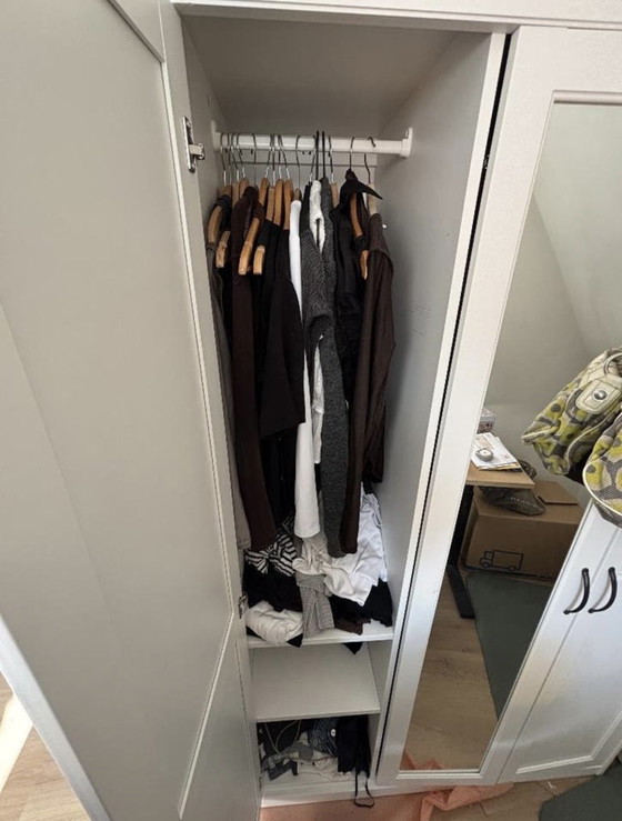 Image 1 of Lieder und Garderobe