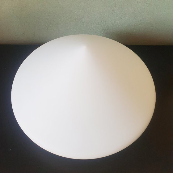 Image 1 of Grote (30 cm) Minimalistische midcentury glazen wand/plafondlamp. 