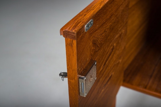 Image 1 of  Mid Century Modern Freistehender Teakholz-Schreibtisch von GV Møbler, 1960er Jahre