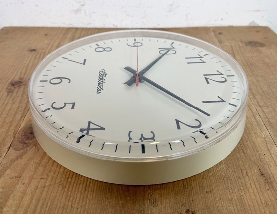 Image 1 of Vintage kantoorwandklok van Elektročas, jaren 90.