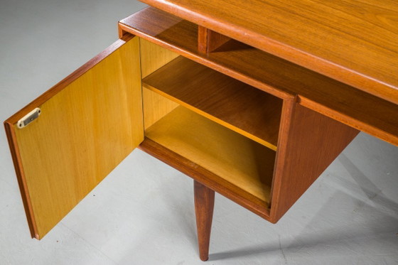 Image 1 of Escritorio modelo RT200 en teca, diseñado por Heinrich Riestenpatt, Alemania, década de 1960.