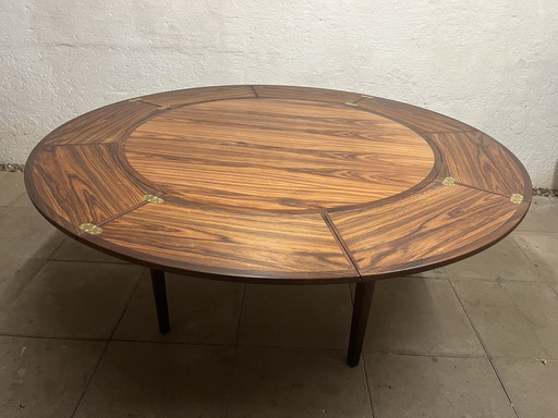 Dyrlund Flip Flap Lotus Dining Table