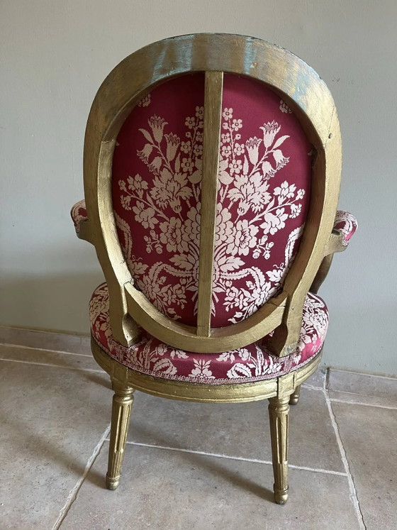 Fauteuil cabriolet Louis XVI en bois doré – dossier médaillon et tissu – Wood (photo 12 of 22)