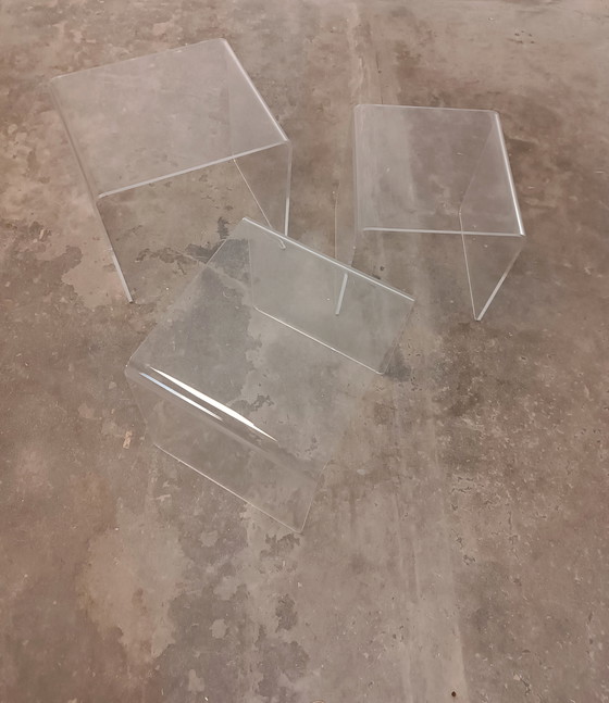 Image 1 of Ensemble de 3 tables gigognes vintage en plexiglas