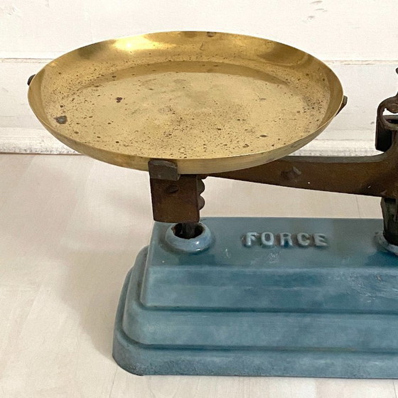 Image 1 of Vintage blue enamel Roberval balance