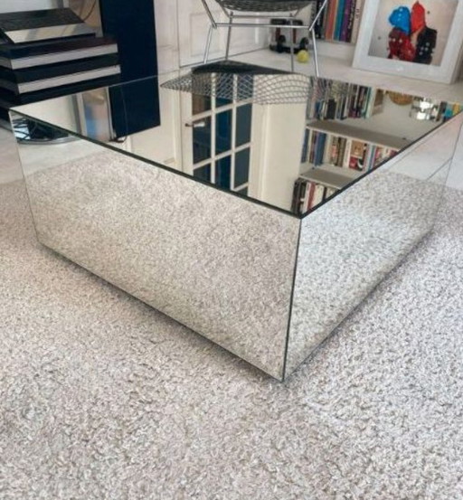 Kristina Dam. Table miroir. Table basse.