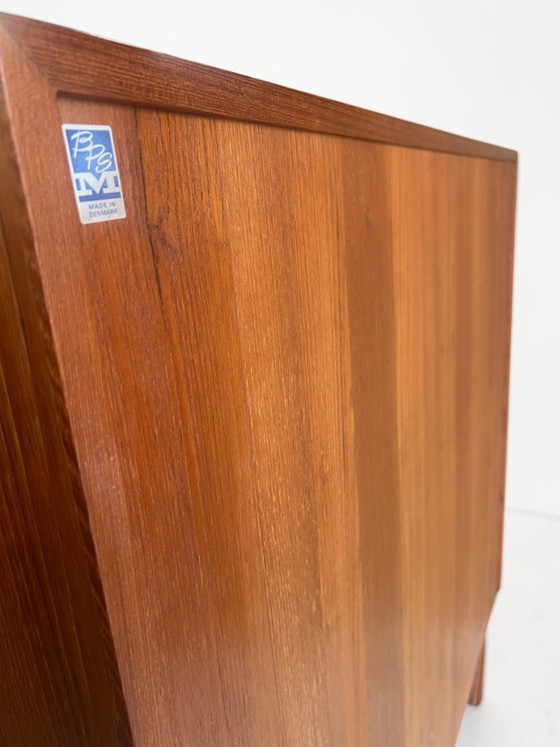 Image 1 of Bernhard Pedersen & Søn Tambour kast in teakhout, Denemarken – Origineel BPS-M label & volledig afgewerkte achterkant