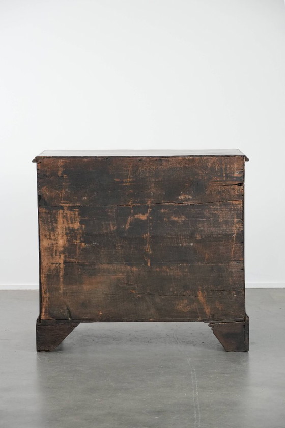 Image 1 of Commode anglaise ancienne en chêne du XVIIIe siècle