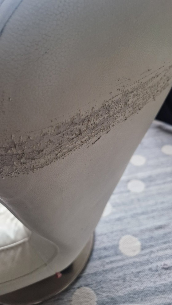 Image 1 of Kuka-Sessel aus weißem Leder