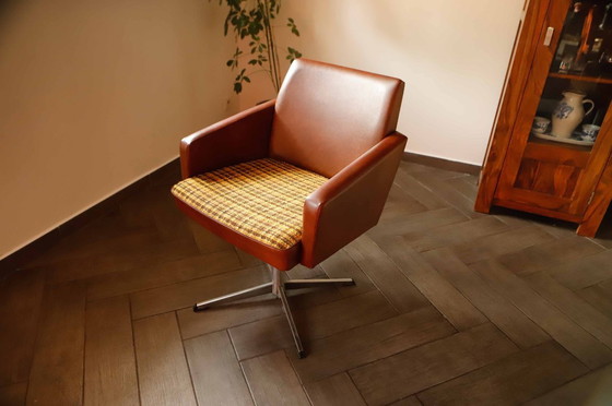 Image 1 of Set van 2 DDR Vintage Draaifauteuils (jaren 70)
