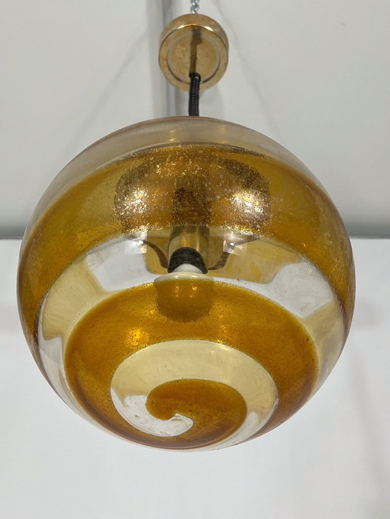 Image 1 of Lampada a sospensione a sfera in vetro di Murano della metà degli anni '60