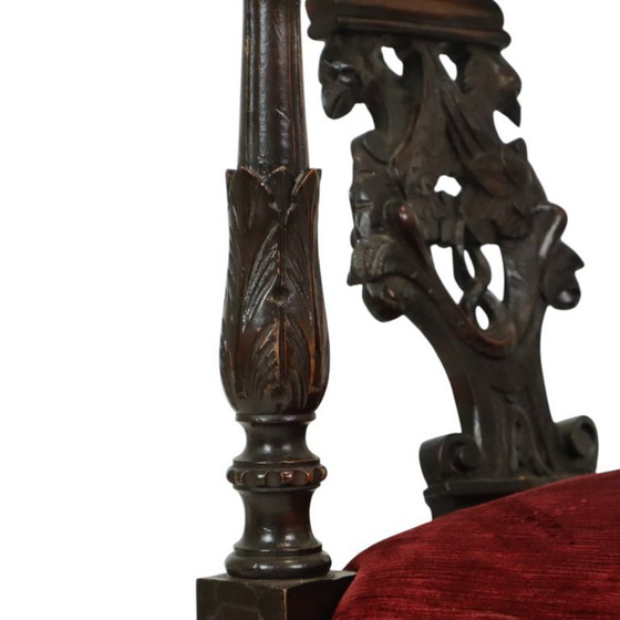 Image 1 of Fauteuil d'angle ancien en chêne italien de style Renaissance