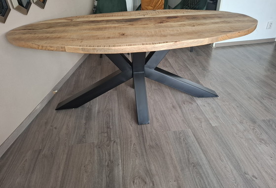 Image 1 of Eettafel + 6 velvet stoelen groen