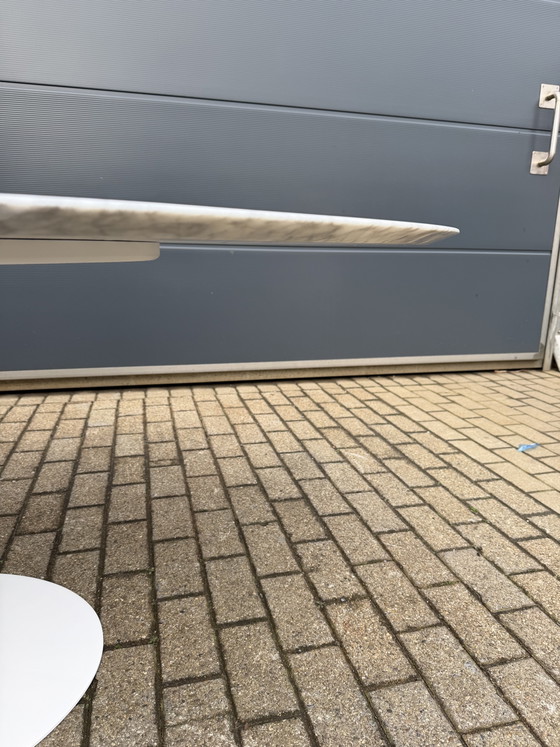 Image 1 of Originele ovale Knoll Tulip eettafel (198cm) Carrara marmer