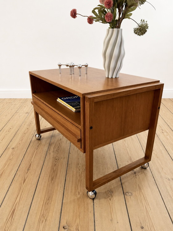 Image 1 of Table d'appoint/commode en teck du Danemark