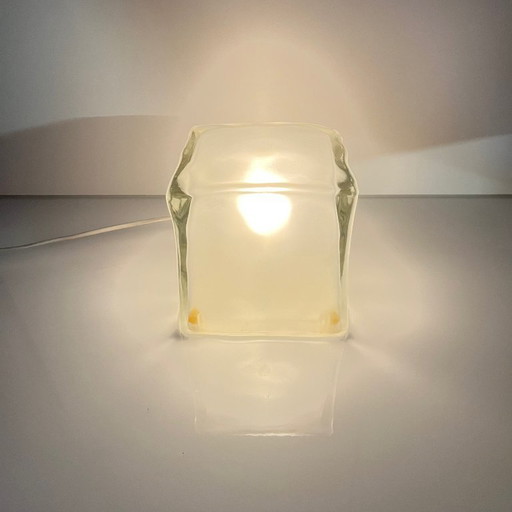 Lámpara "cubo de hielo" de Ikea, 1990.