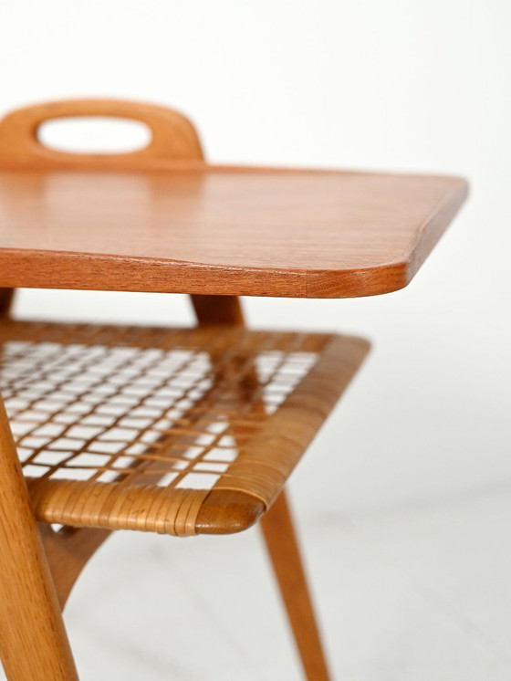 Image 1 of Deense salontafel uit de jaren 60 van teak en eikenhout.