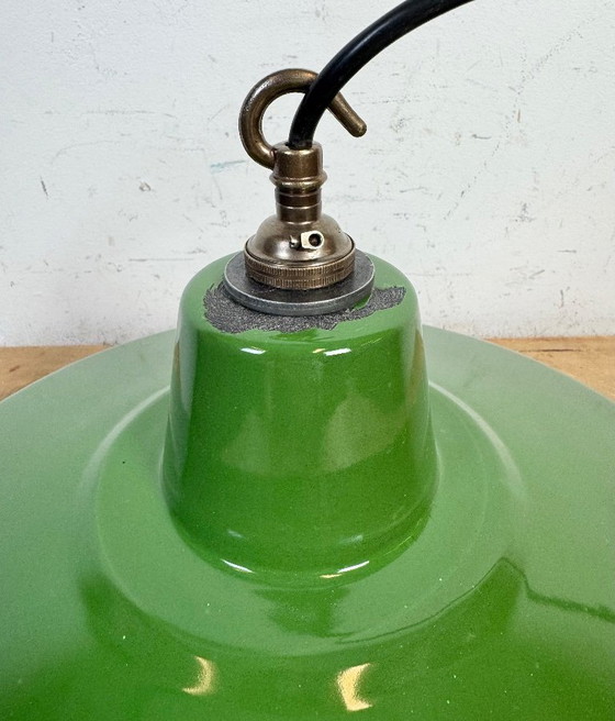 Image 1 of Lampada a sospensione in smalto verde industriale, anni '60