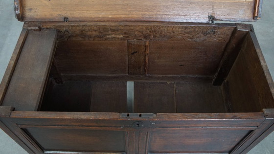 Image 1 of Cofre antiguo de roble inglés del siglo XVII