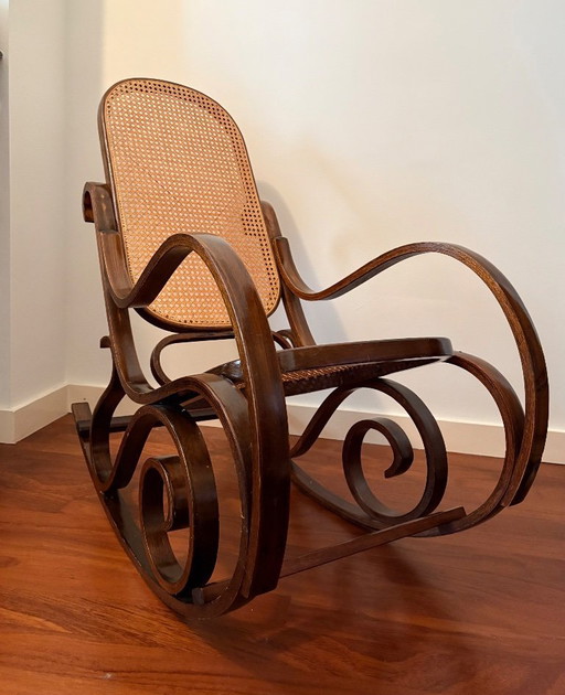 Thonet-stijl schommelstoel
