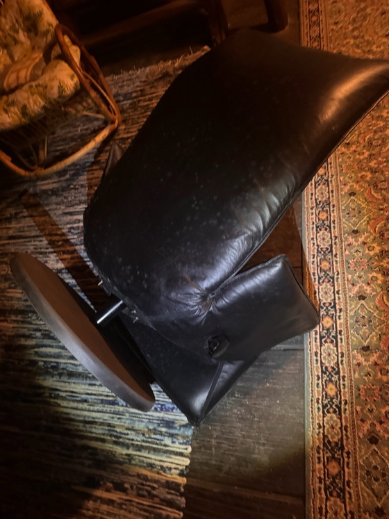 80s vintage black leather adjustable recliner chair, swivel (photo 15 of 15)