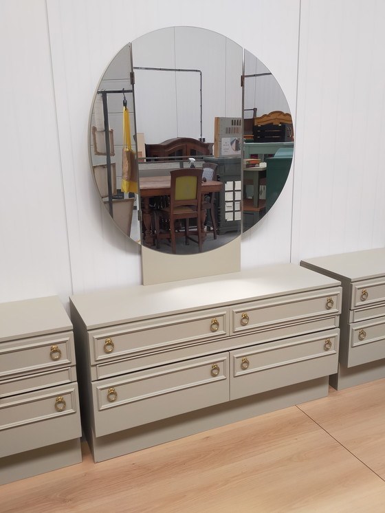 Image 1 of Coiffeuse vintage avec 2 tables de chevet