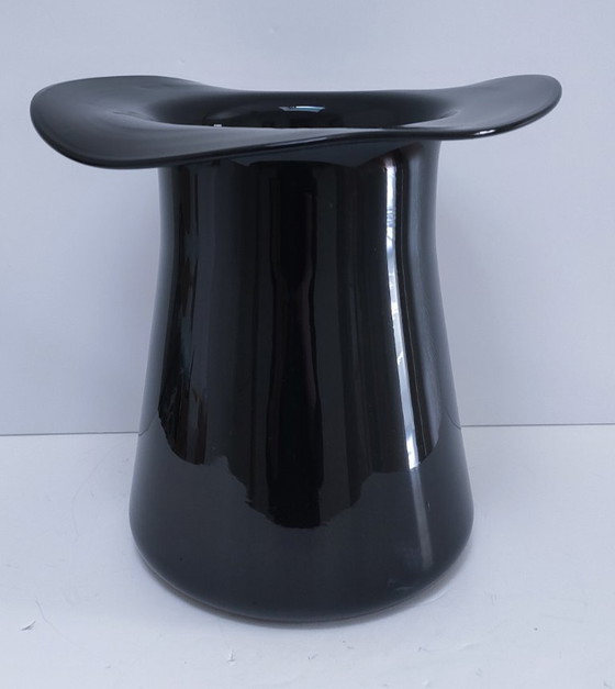 Image 1 of Champagnekoeler van zwart Murano-glas in de vorm van een hoed
