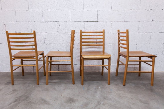 Image 1 of Danish modernist set: convertible round table (114/154cm) + 4 matching chairs, 1980