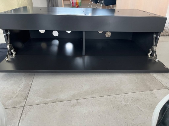 Image 1 of Bellissimo mobiletto di design moderno e in buone condizioni