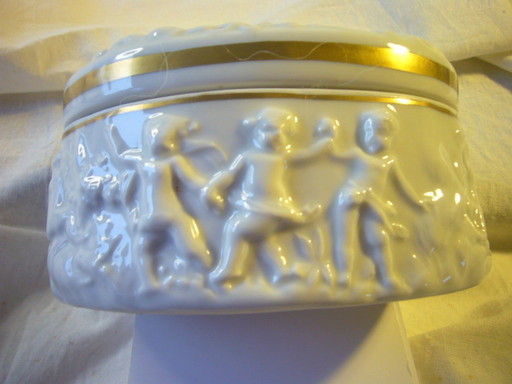 beautiful hand-gilded porcelain box - PMPlaue M1847 from around 1970/80?