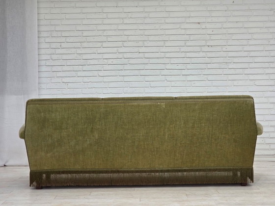 Image 1 of Deense driezitsbank uit de jaren 70, groen meubelvelours, beukenhout.
